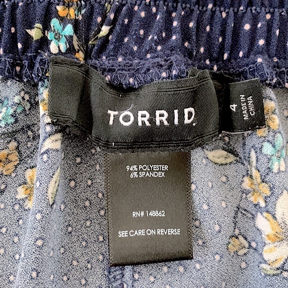 Torrid Floral 5” Pull-on Stretch Crepe Short - Picture 9 of 11